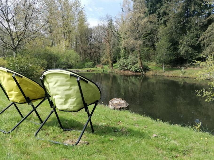 Chalet En Pleine Nature Au Bord D'Un Etang Lanvallay Zewnętrze zdjęcie